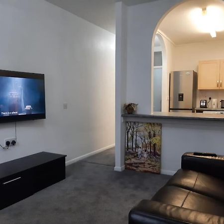 Entire Rental, Easy Reach To Etihad Stadium Manchester Exterior photo